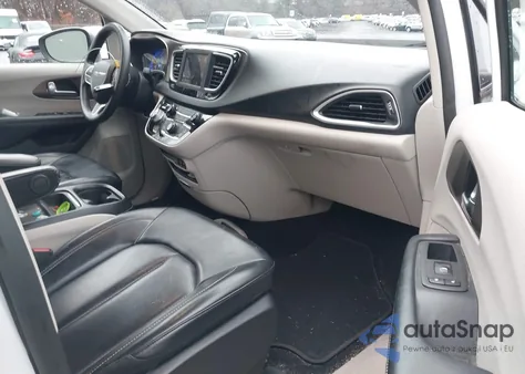 2020 Chrysler Voyager Lxi z USA, uszkodzony, nr VIN 2C4RC1DG1LR144498